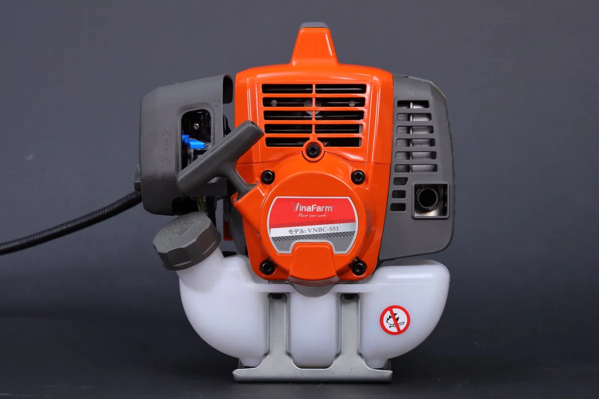 Máy cắt cỏ Vinafarm VNBC-551 – động cơ