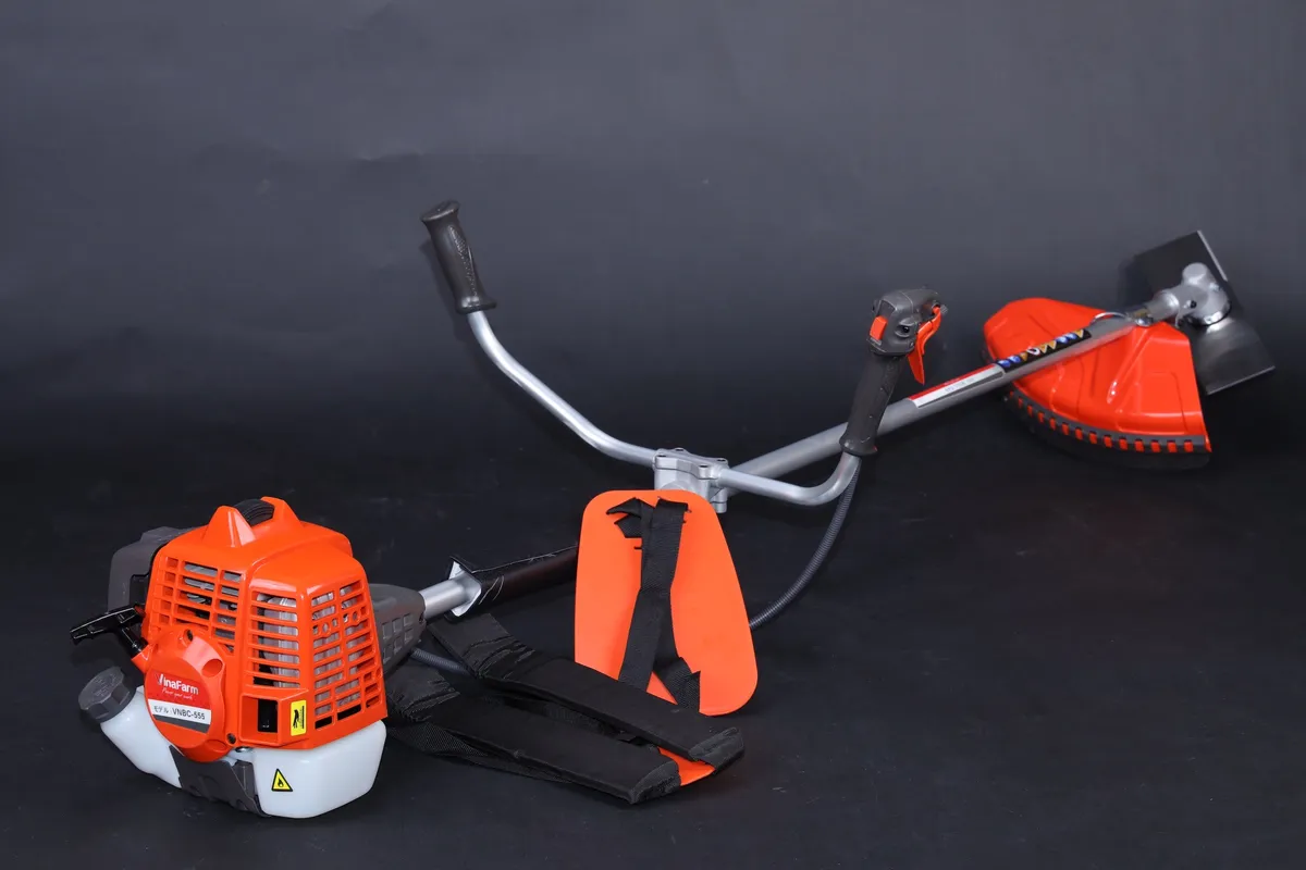 Máy cắt cỏ Vinafarm VNBC-555 – toàn bộ máy